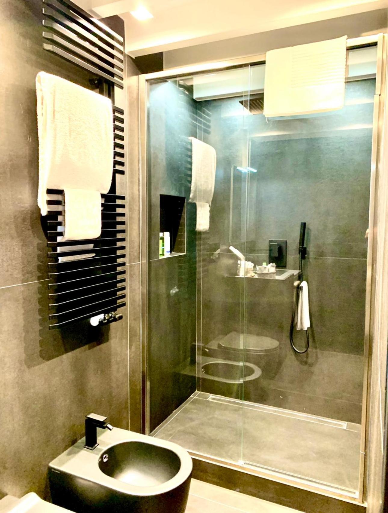 Buonarroti Art Home. Luxury And History At Apartment Rom